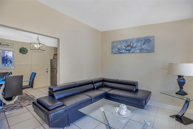 2165 NW 23rd St in Miami, FL - Building Photo - Building Photo