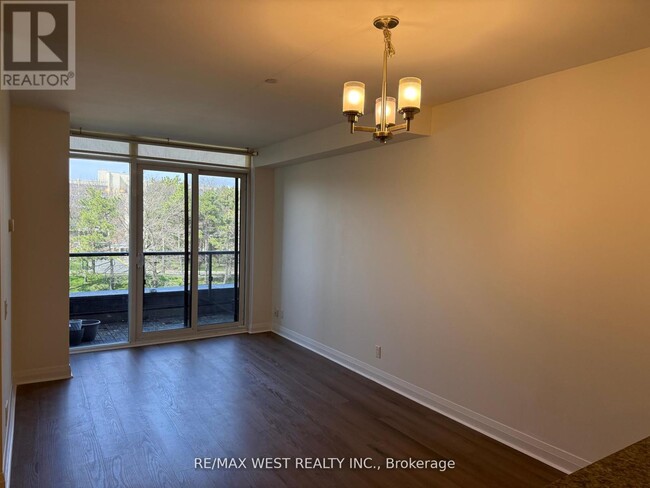 1-311 Valhalla Inn Rd in Toronto, ON - Building Photo - Building Photo