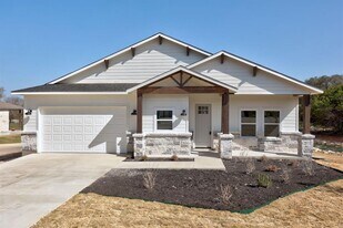 21679 High Dr in Lago Vista, TX - Building Photo