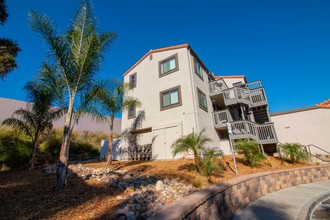 5502 Adelaide Ave in San Diego, CA - Foto de edificio - Building Photo