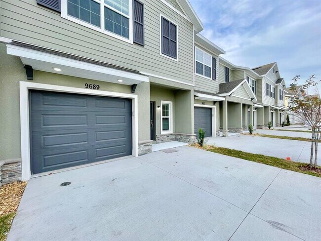 9689 Sweetwell Pl in Riverview, FL - Building Photo - Building Photo