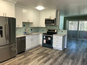 5051 La Jolla Blvd in San Diego, CA - Building Photo - Building Photo