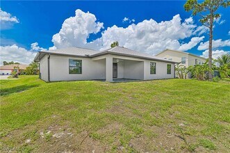 8353 Trillium Rd in Ft. Myers, FL - Building Photo - Building Photo