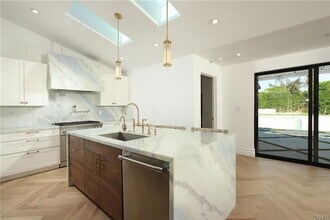 452 Woodbury Rd in Glendale, CA - Building Photo - Building Photo