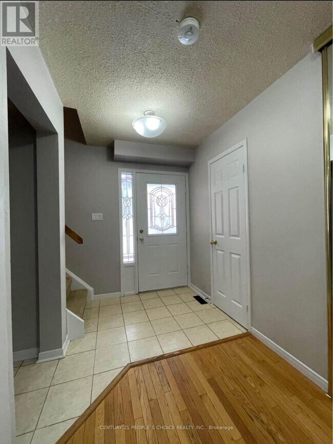 3 Blossom Ave in Brampton, ON - Building Photo - Building Photo