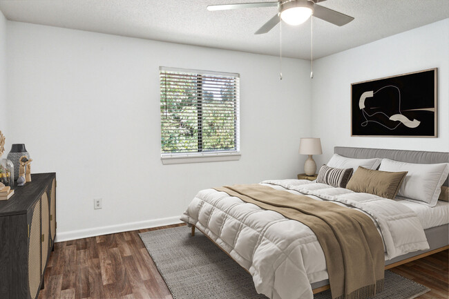 The Grove at Hickory Valley in Chattanooga, TN - Building Photo - Building Photo