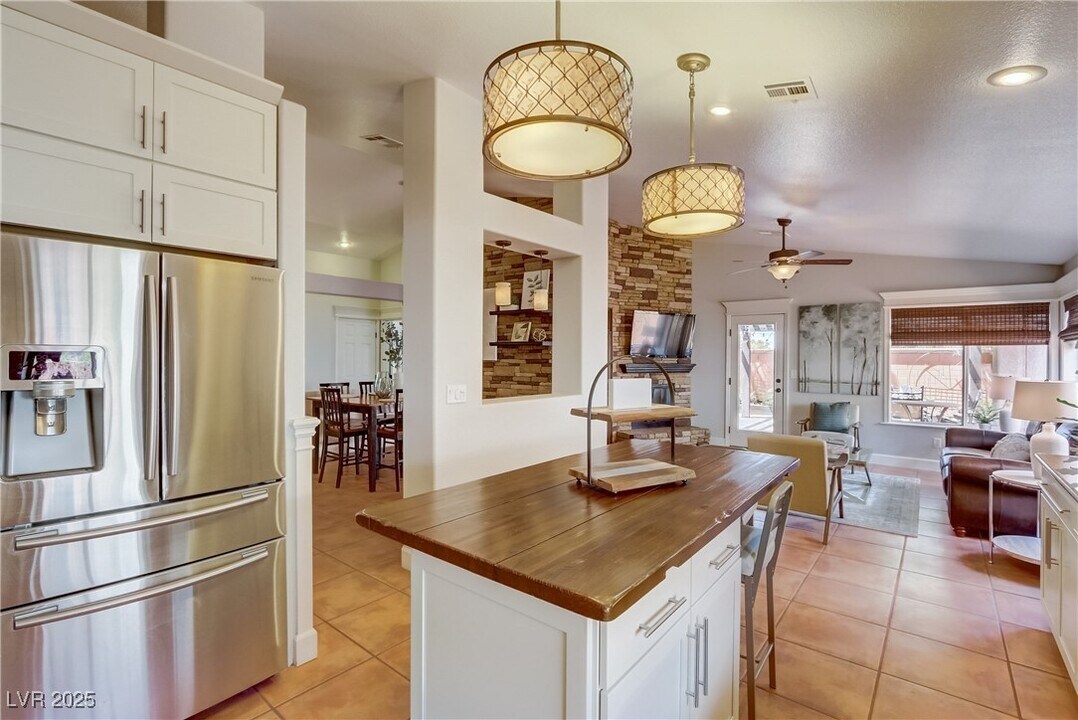 1812 Stablegate Ave in Henderson, NV - Building Photo