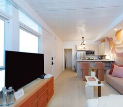 6871 Franklin Ave - Hollywood Cozmo in Los Angeles, CA - Foto de edificio - Interior Photo