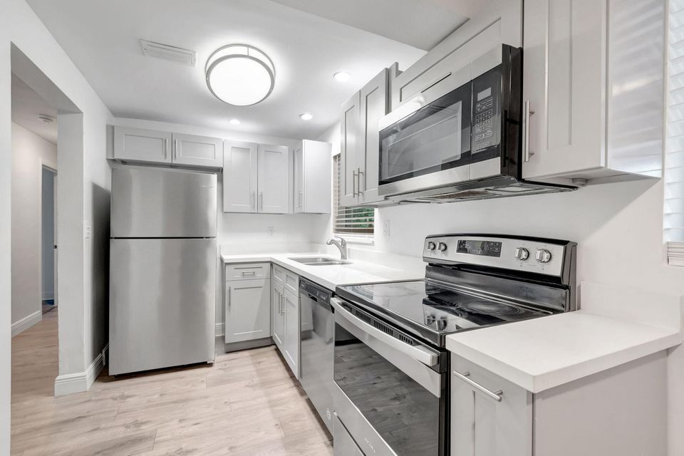 222 SW 14th Ave in Delray Beach, FL - Building Photo