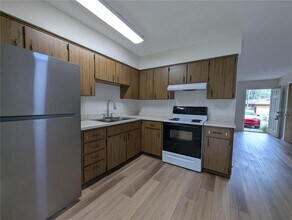 20032 Suncrest Dr in Brooksville, FL - Building Photo - Building Photo