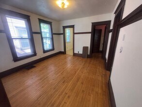 1036 Williamson St in Madison, WI - Foto de edificio - Building Photo