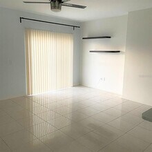 1051 Dudley Dr in Kissimmee, FL - Building Photo - Building Photo