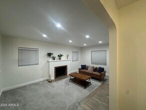 926 W Moreland St in Phoenix, AZ - Foto de edificio - Building Photo
