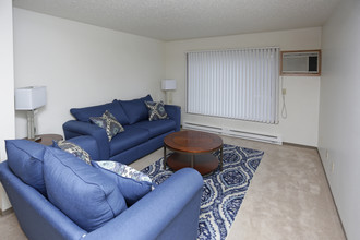 Highland Meadows Apartment Community in Bismarck, ND - Foto de edificio - Interior Photo