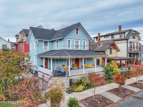 83 Broadway in Ocean Grove, NJ - Foto de edificio - Building Photo