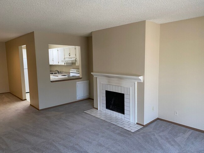 10301 Cedar Lk Rd S in Minnetonka, MN - Building Photo - Building Photo