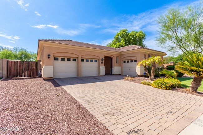 2668 S Stuart Ave in Gilbert, AZ - Building Photo - Building Photo