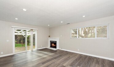 238 E Maple St in Ontario, CA - Building Photo - Building Photo
