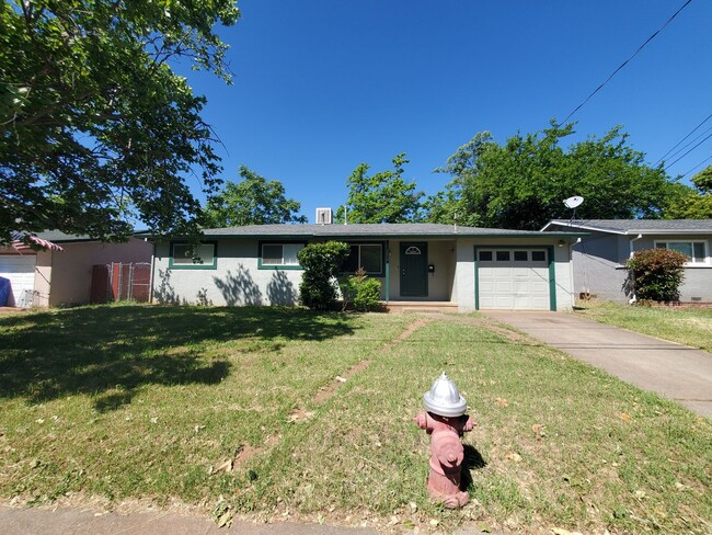 2878 Yana Ave in Redding, CA - Building Photo - Building Photo