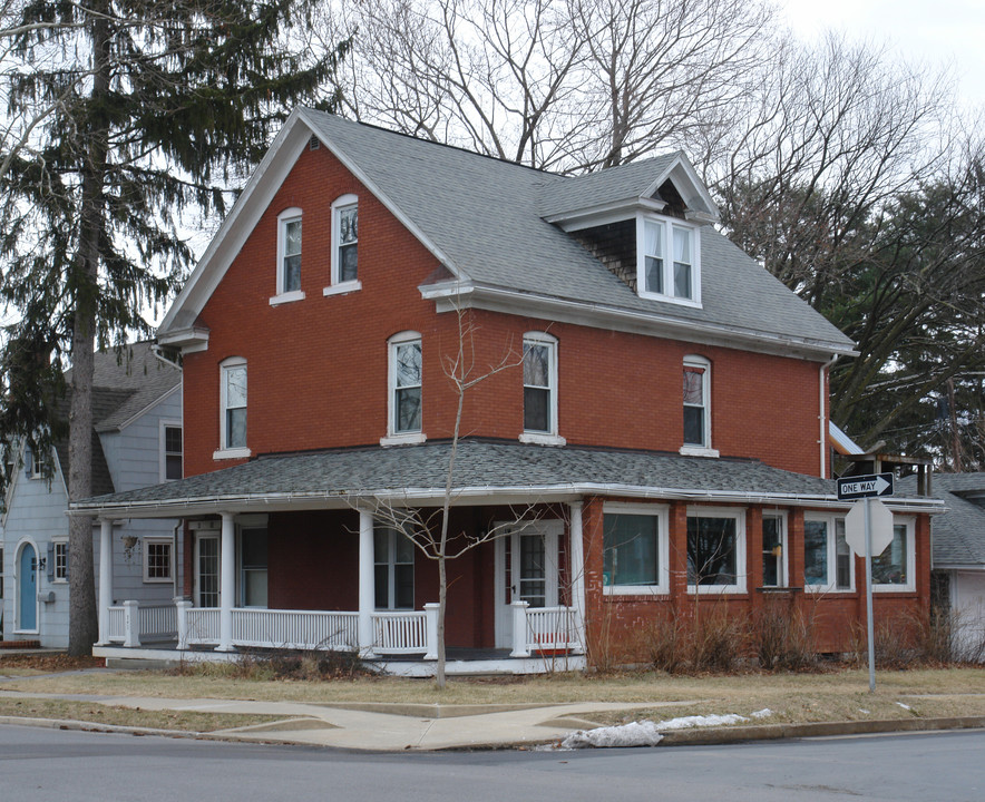 742 W College Ave in State College, PA - Building Photo