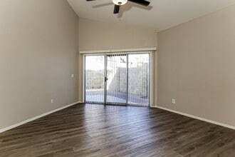 11324 N 82nd Ave in Peoria, AZ - Foto de edificio - Building Photo