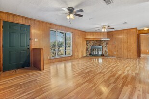 519 Tolson Ave in Van Alstyne, TX - Building Photo