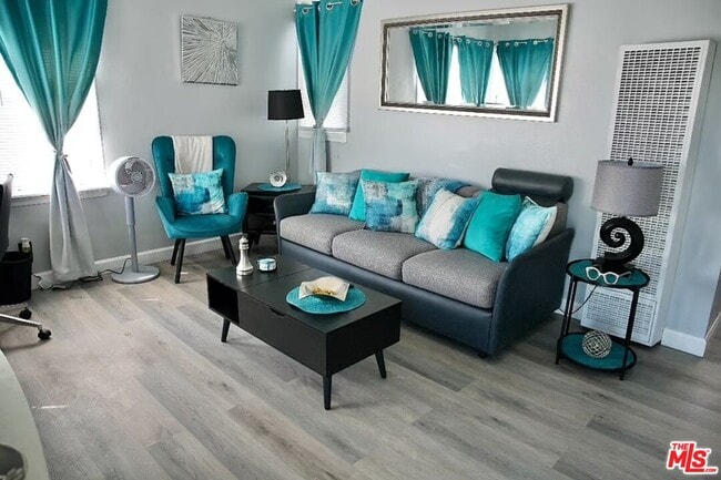 7301 5th Ave in Los Angeles, CA - Building Photo - Building Photo