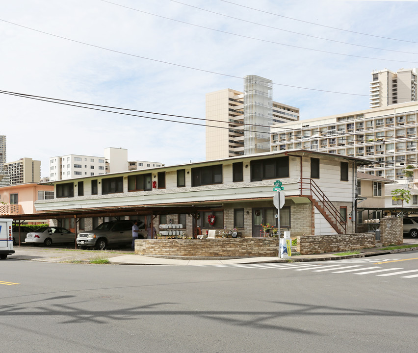 546 Kamoku St in Honolulu, HI - Building Photo