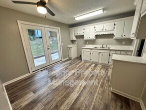 5997 Amber Hills Rd in Birmingham, AL - Foto de edificio - Building Photo