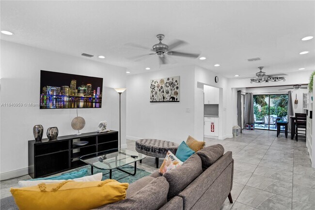 1165 SW 4th Terrace in Pompano Beach, FL - Building Photo - Building Photo