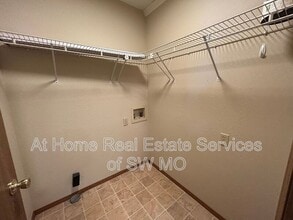 710 E Bain St in Ozark, MO - Building Photo - Building Photo