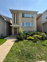 6241 W Montrose Ave, Unit 1 in Chicago, IL - Building Photo - Building Photo