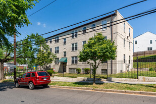 4508 B St SE Apartamentos