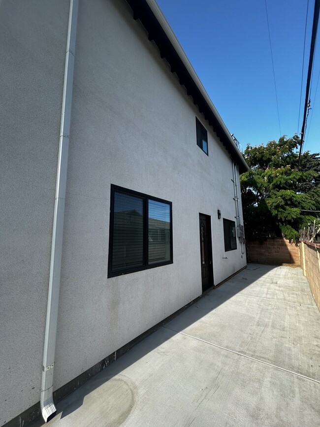 6862 Bothwell Rd in Reseda, CA - Building Photo - Building Photo