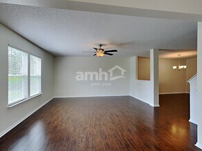 10275 Holly Berry Cir in Fishers, IN - Foto de edificio - Building Photo