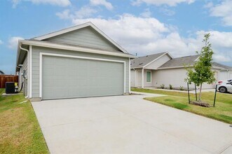 3021 Burmese St in Providence Village, TX - Foto de edificio - Building Photo