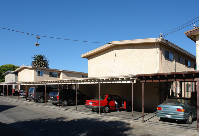 5411 Perkins Rd in Oxnard, CA - Foto de edificio - Building Photo