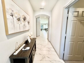 6 Log House Ct in Tomball, TX - Building Photo - Building Photo