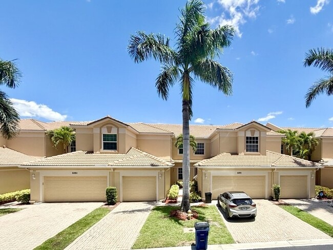 6081 Jonathans Bay Cir in Ft. Myers, FL - Foto de edificio - Building Photo