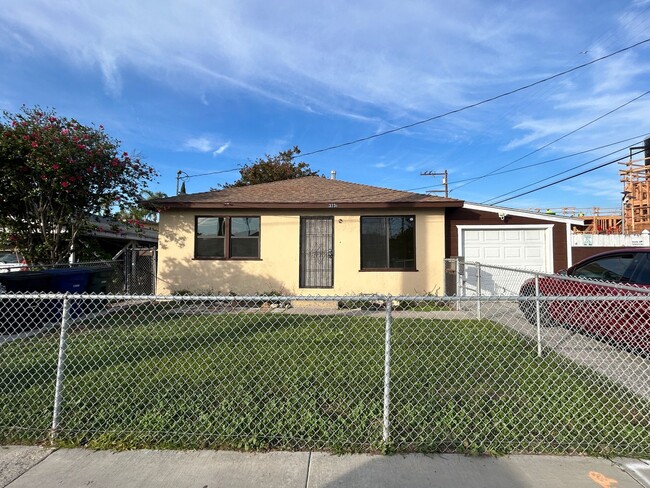 3129-3131 W 147th St in Gardena, CA - Building Photo - Building Photo