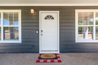 226 Treutland Ave in Nashville, TN - Foto de edificio - Building Photo