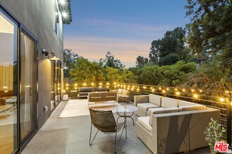 12220 Benmore Terrace in Los Angeles, CA - Building Photo - Building Photo