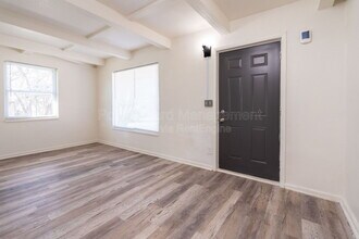 1325 W Dora St in Wichita, KS - Building Photo - Building Photo