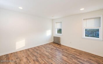 215 S Pine Ave in South Amboy, NJ - Foto de edificio - Building Photo