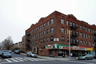 4716 7th Ave in Brooklyn, NY - Foto de edificio - Building Photo