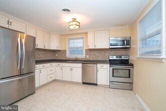 15 Cranbury Rd in West Windsor Township, NJ - Building Photo - Building Photo