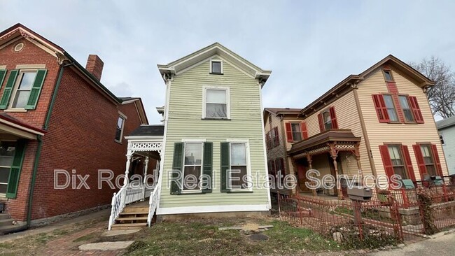 property at 808 Campbell Ave