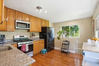 3849 Delmont Ave in Oakland, CA - Building Photo - Building Photo
