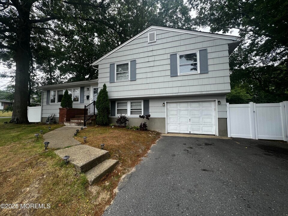 50 Whalepond Rd in Ocean Township, NJ - Building Photo
