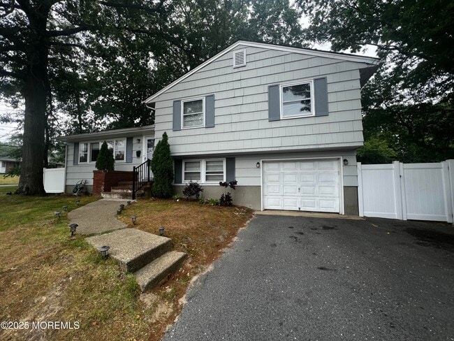 property at 50 Whalepond Rd